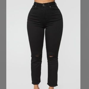 FashionNova ‘crop season jeans’
